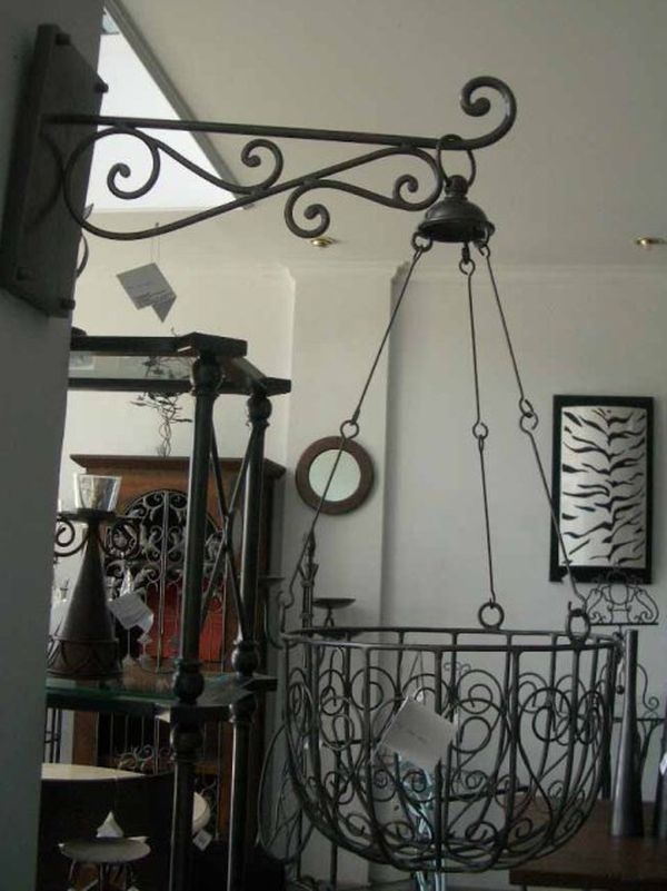 アイアン｜バリ島のアジアン家具・店舗家具の買い付け仕入なら